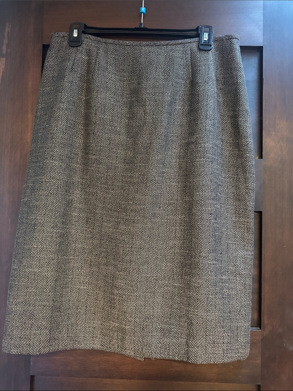 Vintage Le Suit Collections Herringbone pencil Skirt, fully lined.